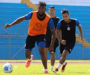 Jorge Benguché y Edwin Rodríguez, dos que forman parte de la zona explosiva de los Blancos. Hoy tendrán un duro reto ante Vida. Foto: Cortesía/Olimpia