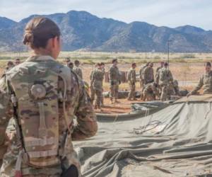 Elementos del ejército de los Estados Unidos se instalaron en Huachuca, en Arizona. (U.S. Army photo by Spc. Brandon Best)