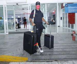 Momento cuando el Choco Lozano llegaba al aeropuerto de San Pedro Sula.