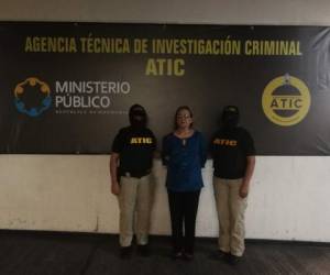 Del Cid Oyuela fue detenida por miembros de la Agencia Técnica de Investigación Criminal.