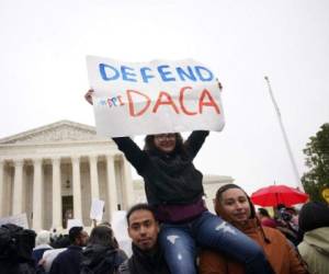 El destino de estos jóvenes estuvo en el limbo después de que Trump canceló en 2017 el programa Acción Diferida para los Llegados en la Infancia (DACA) que los protegía de la deportación. Foto: AFP