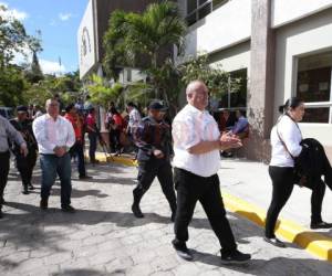 Los acusados se encuentran bajo arresto preventivo.