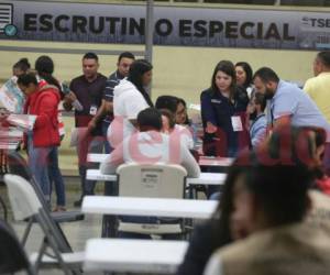 El Tribunal Supremo Electoral se alista para llevar a cabo el escrutinio.