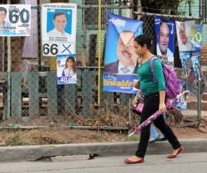 Pocos afiches se colocaron en esta campaña electoral, contrario a otros períodos en que se tapizaban de carteles las ciudades.