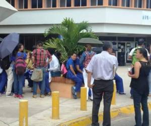Al menos 10 de los 13 edificios de la Ciudad Universitaria de Tegucigalpa permanecían tomados. (Fotos: Agustín Lagos)
