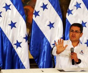 El presidente Juan Orlando Hernández en conferencia de prensa en la sede del Poder Ejecutivo.