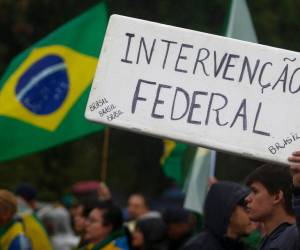 Los “bolsonaristas” no aceptan la apretada victoria obtenida por Lula da Silva el pasado domingo en el balotaje en Brasil.
