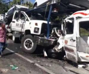 El accidente ocurrió la mañana de este martes en la vía La Lizama - San Alberto, que conduce a Cimitarra y a la capital departamental Bucaramanga.