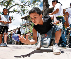 El evento está abierto al público para que niños, jóvenes y adultos, puedan recordar con alegría los juegos tradicionales de Honduras.