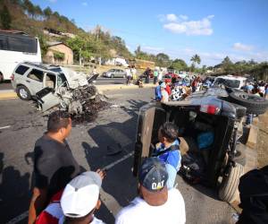 La Policía Nacional informó que dos de los hijos del imprudente conductor se encuentra en estado crítico a raíz del accidente.