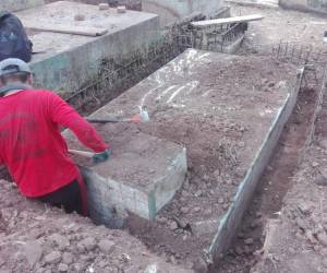 Entre los sepulcros están monumentos fúnebres de familias chinas, japonesas y alemanas que fueron soterrados antes del Mitch.