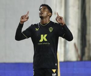 Antony “Choco” Lozano sigue encendido y vuelve a marcar con el Almería
