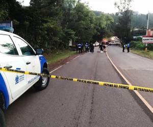 El cuerpo de la víctima -sin identificar- quedó en medio del carril que conduce de Valle de Ángeles a la capital de Honduras.