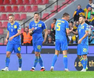 Ucrania consiguió un triunfo que la mantiene soñando con la clasificación directa a la Eurocopa.