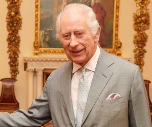 Carlos III desde que anunció que padece cáncer canceló las actividades públicas, pero sigue trabajando desde su oficina.