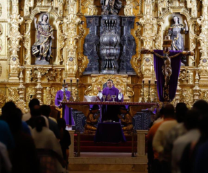 Los fieles creyentes de distintas partes de la capital, llegan a la Basílica de Suyapa para celebrar el Miércoles de Cenizas.