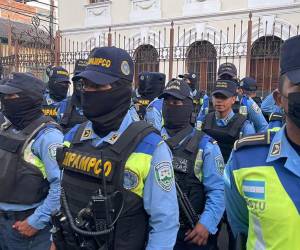 Este martes 6 de diciembre comenzaron los despliegues policiales en San Pedro Sula y Tegucigalpa.