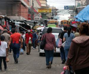 Así luce a diario la sexta avenida de Comayagüela, ya que es la zona de mayor comercio informal de la capital.