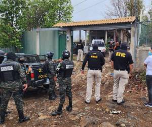 La Fiscalía y la Atic realizaron cuatro allanamientos en la colonia Santa Clara, de Comayagüela, en la capital de Honduras.