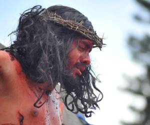 El Vía Crusis realizado por la iglesia El Calvario de Comayagüela se ha convertido en los últimos años en una de las más dramáticas, impactantes y conmovedoras que se realizan en el país en el Viernes Santo durante la Semana Santa.