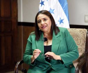 La ministra de la Secretaría de Agricultura y Ganadería (SAG), Laura Suazo, afirmó que están trabajando para atender los problemas que enfrenta la industria del camarón.