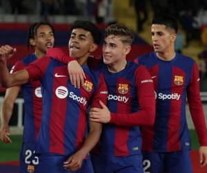 Barcelona derrota a Mallorca y sigue luchando por el liderato