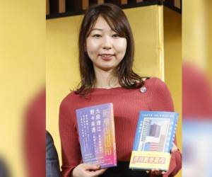 Ella es Rie Kudan, la japonesa que usó la herramienta de inteligencia artificial para su escrito.