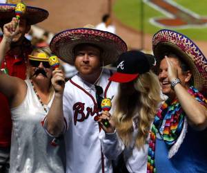 En Estados Unidos tanto mexicanos, estadounidenses y mexicoestadounidenses festejan con música, cerveza y platillos gastrónomicos el 5 de mayo.