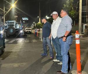 Estos trabajos solo se realizan durante la noche en el bulevar Morazán, el alcalde de la capital Jorge Aldana, realiza constantes supervisiones.