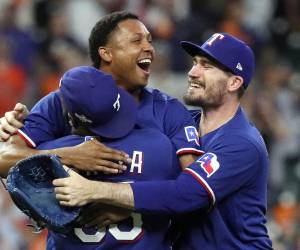 Los Rangers logran ganar el séptimo set contra los Astros de Houston y logran ir a la Serie Mundial.