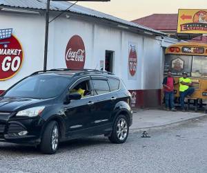 El tiroteo se registró exactamente en la 15 calle frente al establecimiento “Super Market To Go” de San Pedro Sula.