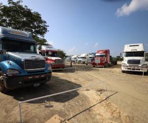 Todo el equipo pesado que pase por Guasaule debe ingresar a este estacionamiento, ubicada a menos de un kilómetro de la Aduana.