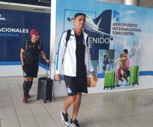 Los jugadores del conjunto merengue salieron en silencio del Aeropuerto Internacional Toncontín.