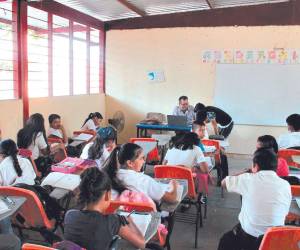 El cierre de los centros educativos debido a la pandemia del covid-19 reveló las falencias que tienen muchos docentes hondureños en el uso de la tecnología y herramientas digitales.