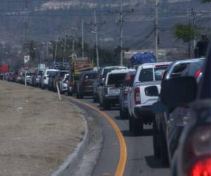 A partir de este miércoles, muchas personas comienzan a gozar de sus días de descanso por la Semana Santa 2024, por lo que la afluencia de veraneantes ha incrementado en las principales salidas de Tegucigalpa, la capital de Honduras. La cámara de EL HERALDO le muestra cómo lucen.