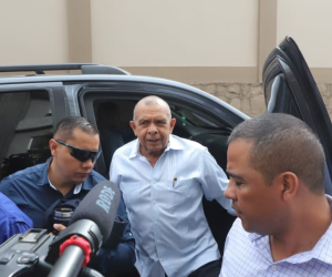 El expresidente Porfirio Lobo Sosa es acusado por el delito de fraude.