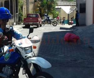 Una persona fue hallada dentro de costales la tarde de este martes en el barrio Lempira de la capital de Honduras.