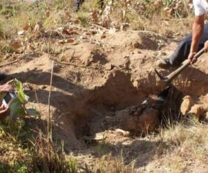 La fosa fue localizada el pasado 22 de noviembre en una granja en un poblado del municipio de Tlajomulco, a las afueras de Guadalajara.