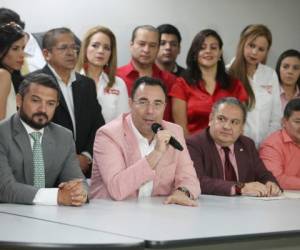 Luis Zelaya encabezó la conferencia en la que quedó fijada la posición del PL en contra de reglamentar la reelección.