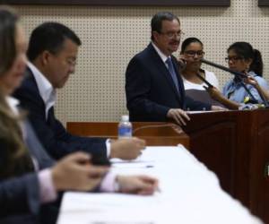 El funcionario adelantó que el nuevo concurso incluirá un programa de capacitación al docente para apoyarlo en su aprobación. (Foto: Emilio Flores/ El Heraldo Honduras)