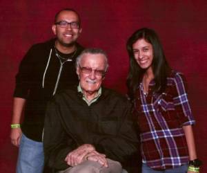 El encuentro de ensueño finalizó con una foto en la que Stan Lee posó junto a su hermana y él.