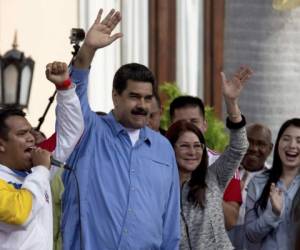 El presidente venezolano Nicolás Maduro junto a su esposa.