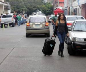 En las terminales interurbanas, la afluencia de pasajeros es menor en relación con 2016. Foto: Jimmy Argueta/EL HERALDO.