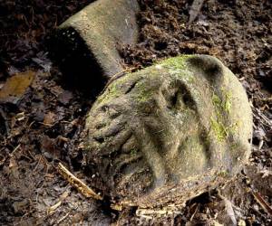 Uno de los artefactos encontrados en la selva de La Mosquitia, al este de Honduras.
