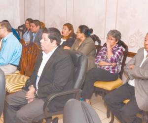 En la audiencia estuvieron presentes la mayoría de los acusados de vender medicamentos de mala calidad.