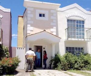 Una de las viviendas aseguradas en Villa Las Hadas por personal del Ministerio Público y la OABI.