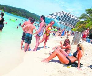 Las playas de Roatán, entre las mejores del mundo para vacacionar.