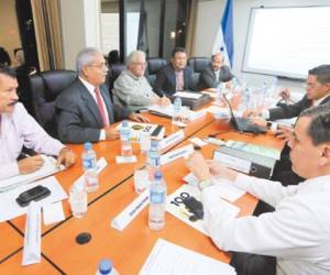 Los 14 miembros de la Junta Nominadora, entre propietarios y suplentes, participaron en la segunda reunión.