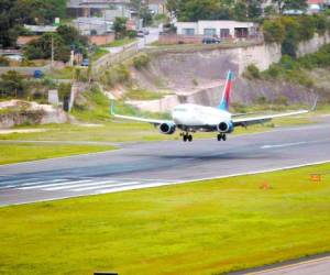 El aeropuerto Toncontín podría cerrar sus operaciones en un período de dos a tres años, según el gobierno.
