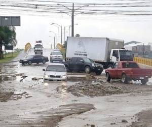 Las lluvias provocaron inundaciones en varias calles de San Pedro Sula, en la zona norte de Honduras.